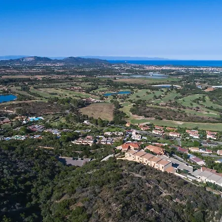 Le Ginestre Aparthotel 4*